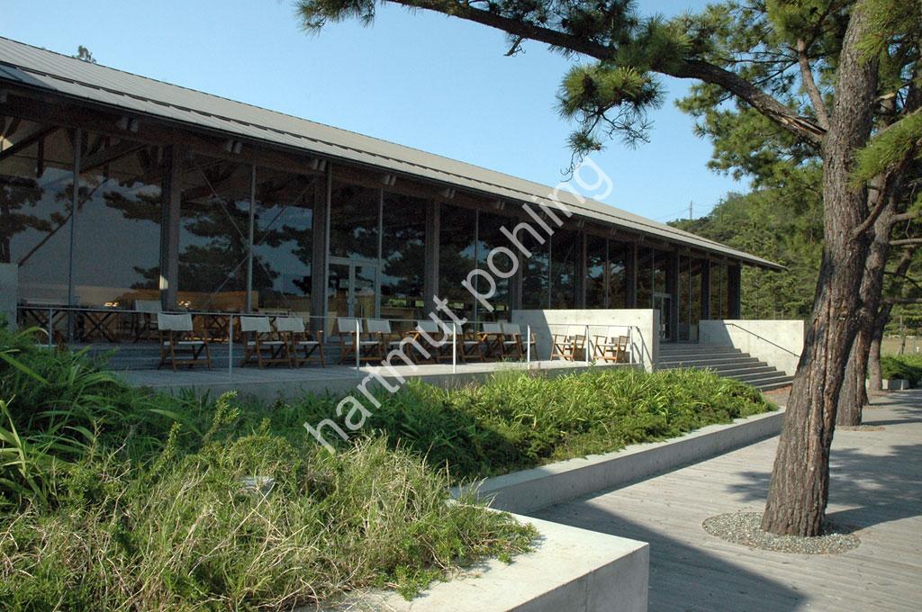 ANDO-TADAO-BENESSE-HOUSE08