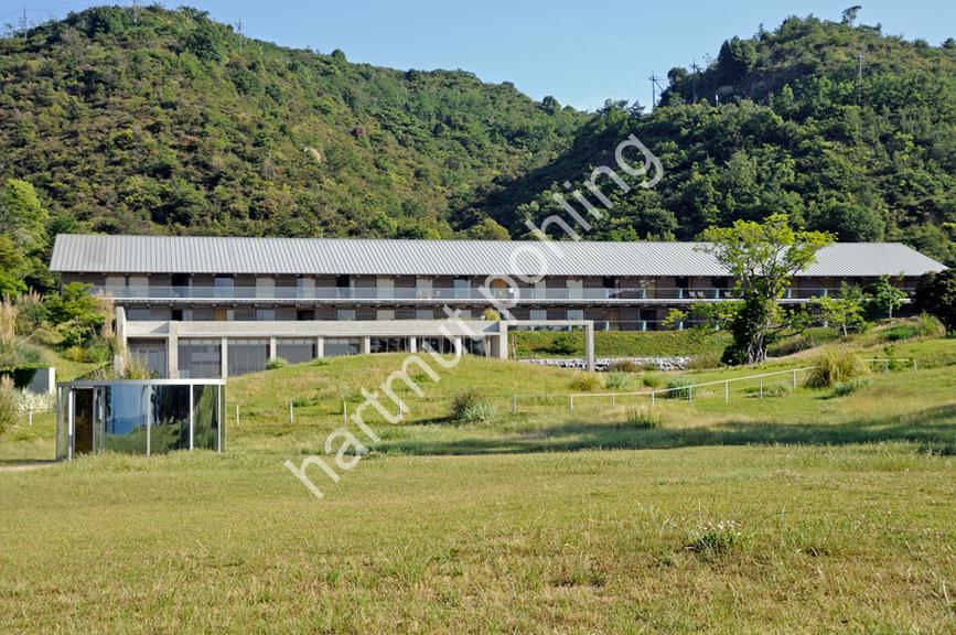 ANDO-TADAO-BENESSE-HOUSE11