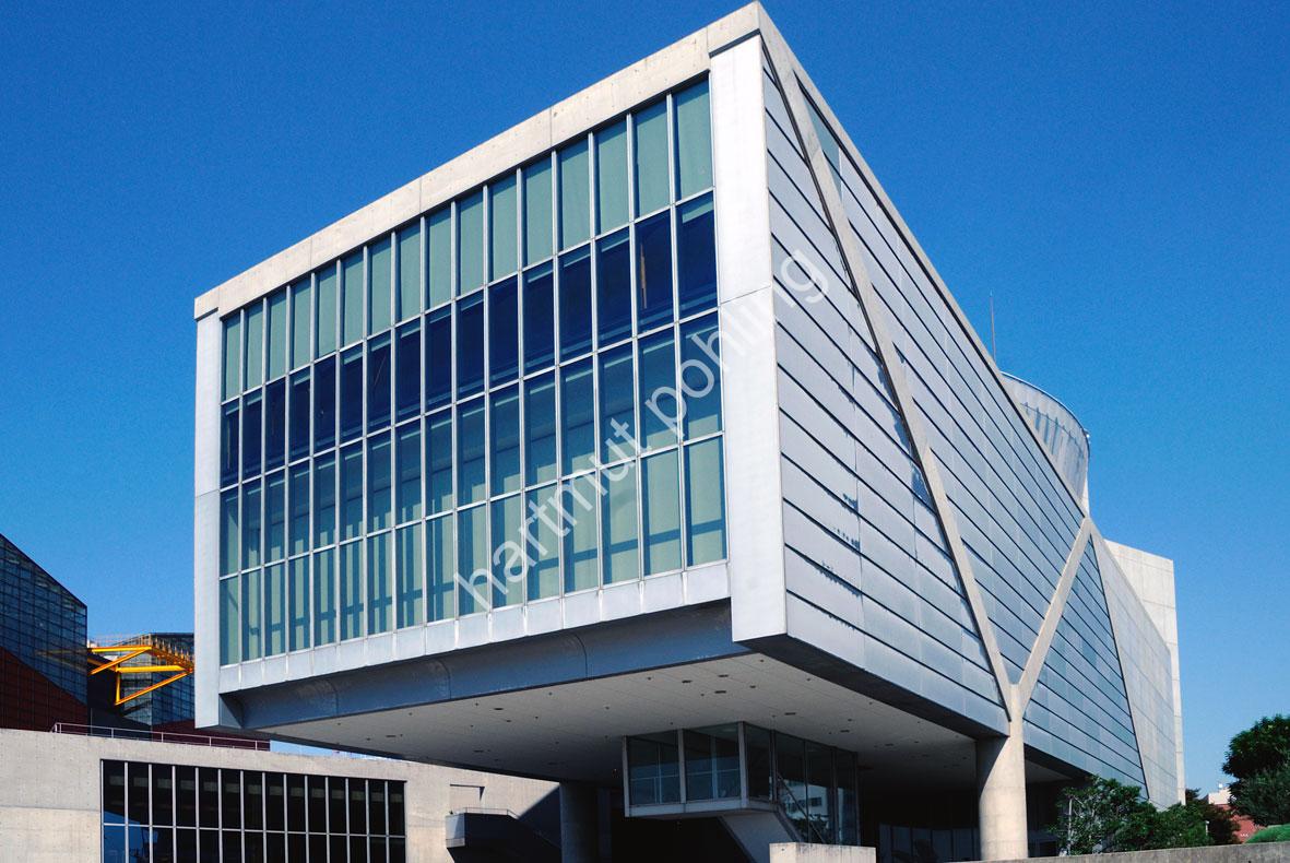 ANDO-TADAO-SUNTORY-MUSEUM-OSAKA07