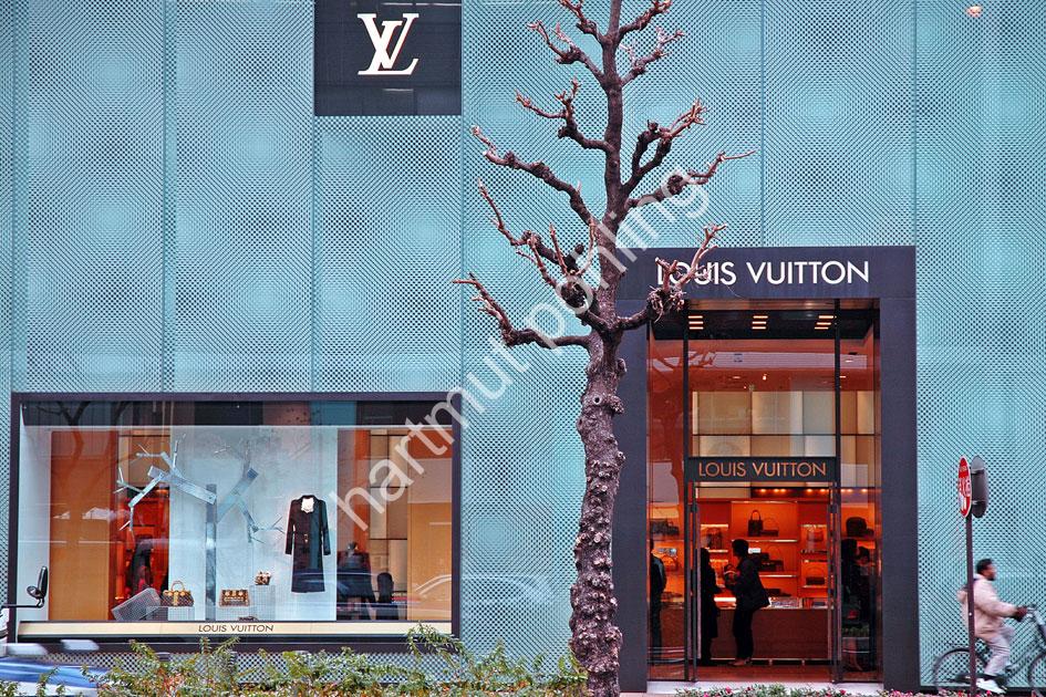 AOKI-JUN-LOUIS-VUITTON-NAGOYA03