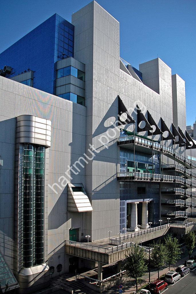 ASHIHARA-YOSHINOBU-TOKYO-METROPOLITAN-THEATRE