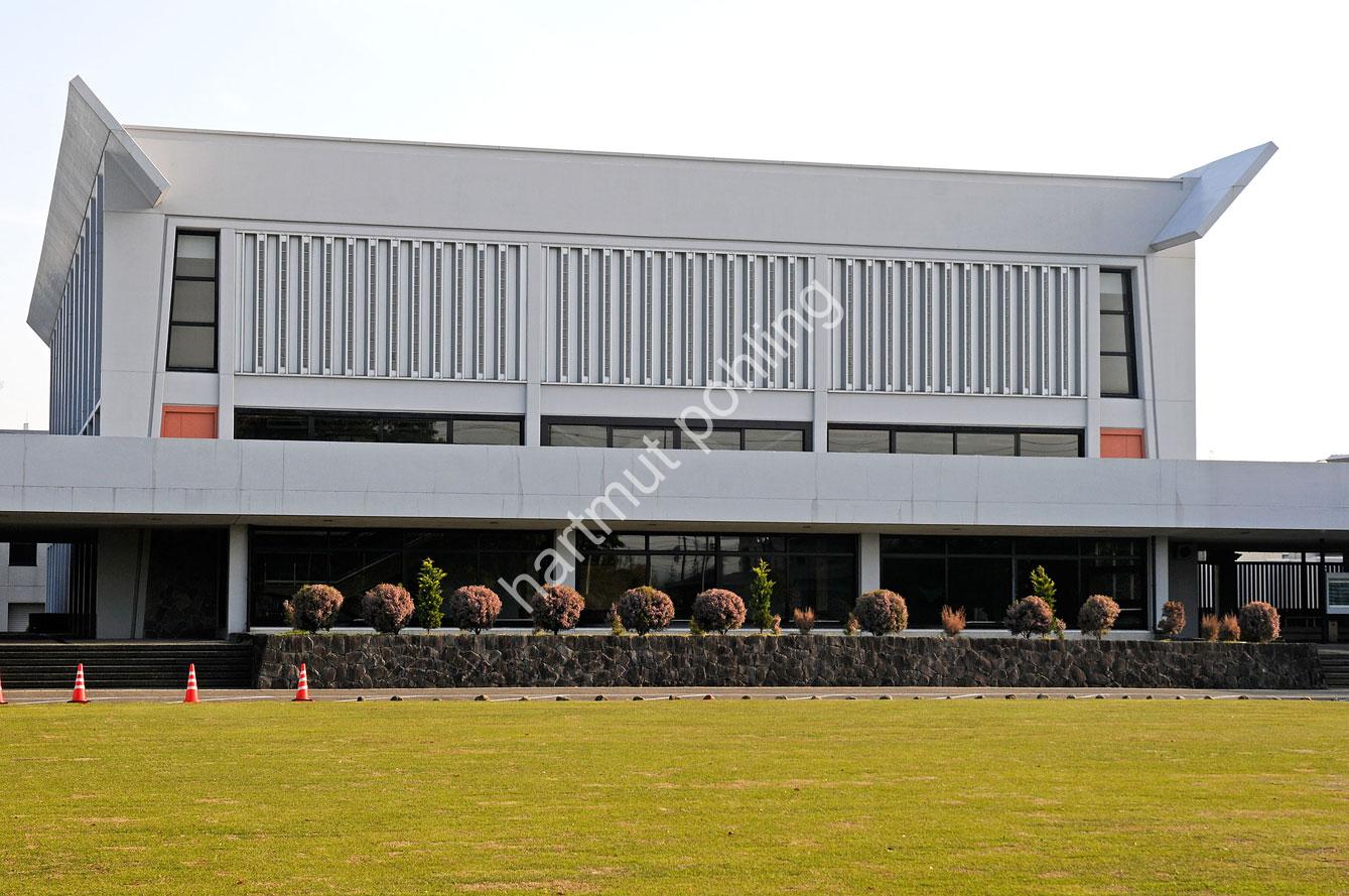 ASHIHARA-YOSHINOBU-YATSUSHIRO-CIVIC-HALL02