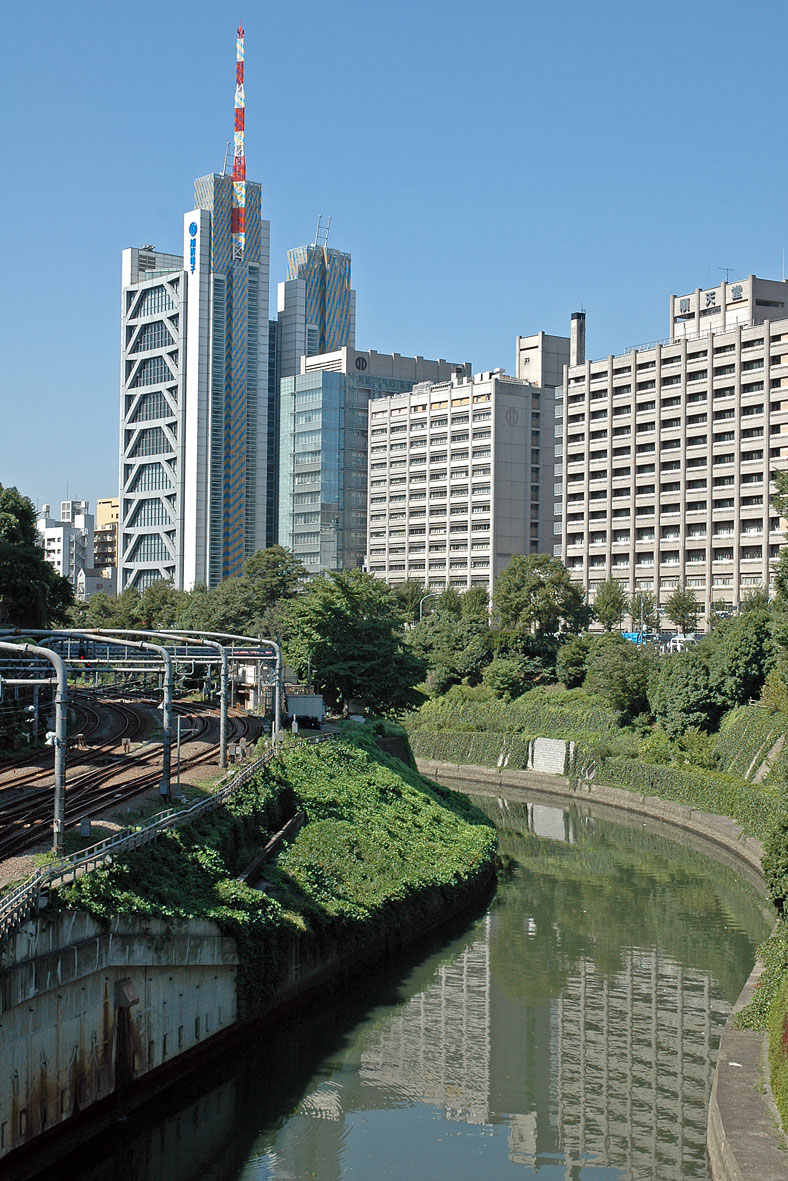 FOSTER-NORMAN-CENTURY-TOWER03