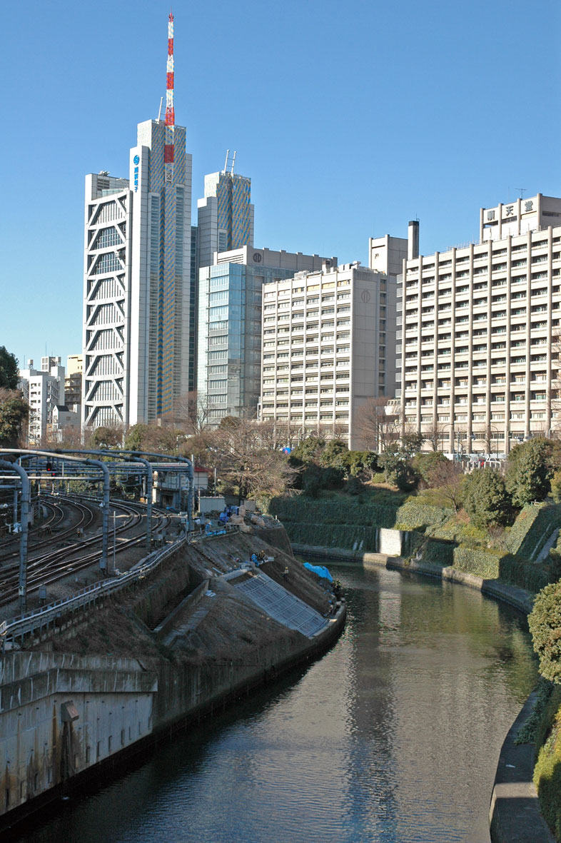 FOSTER-NORMAN-CENTURY-TOWER05