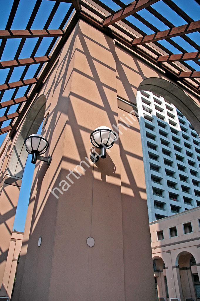 ISOZAKI-ARATA-GLOBE-THEATER04
