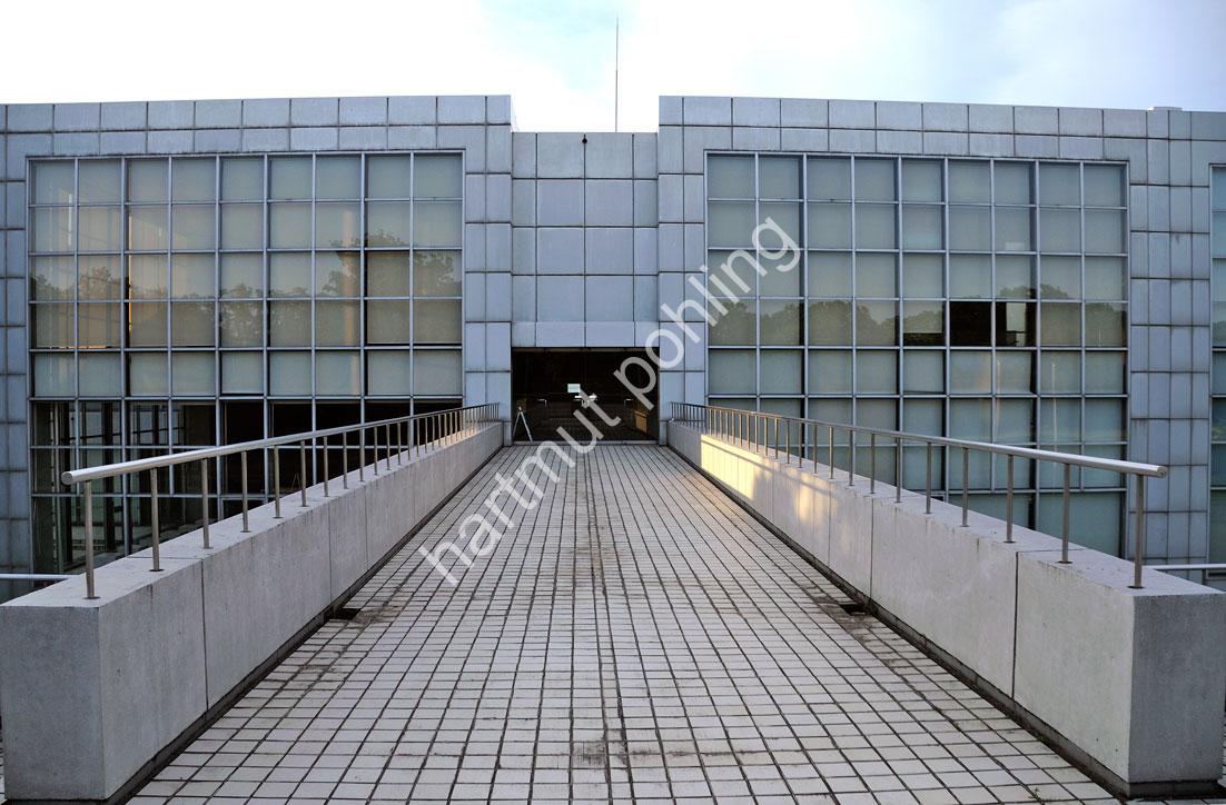 ISOZAKI-ARATA-GUNMA-MUSEUM-MODERN-ART02