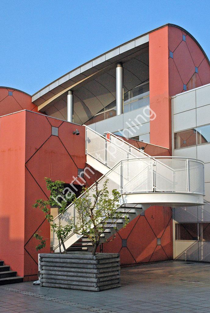 ISOZAKI-ARATA-KITAKYUSHU-INTERNATIONAL-CONFERENCE-CENTER03