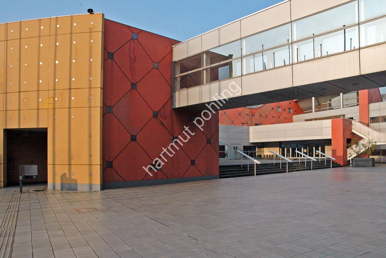 ISOZAKI-ARATA-KITAKYUSHU-INTERNATIONAL-CONFERENCE-CENTER07