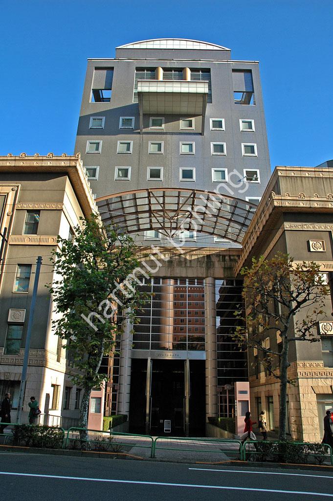 ISOZAKI-ARATA-OCHANOMIZU-SQUARE-BUILDING04