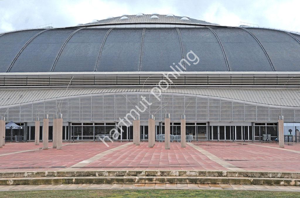 ISOZAKI-ARATA-PALAU-SANT-JORDI02