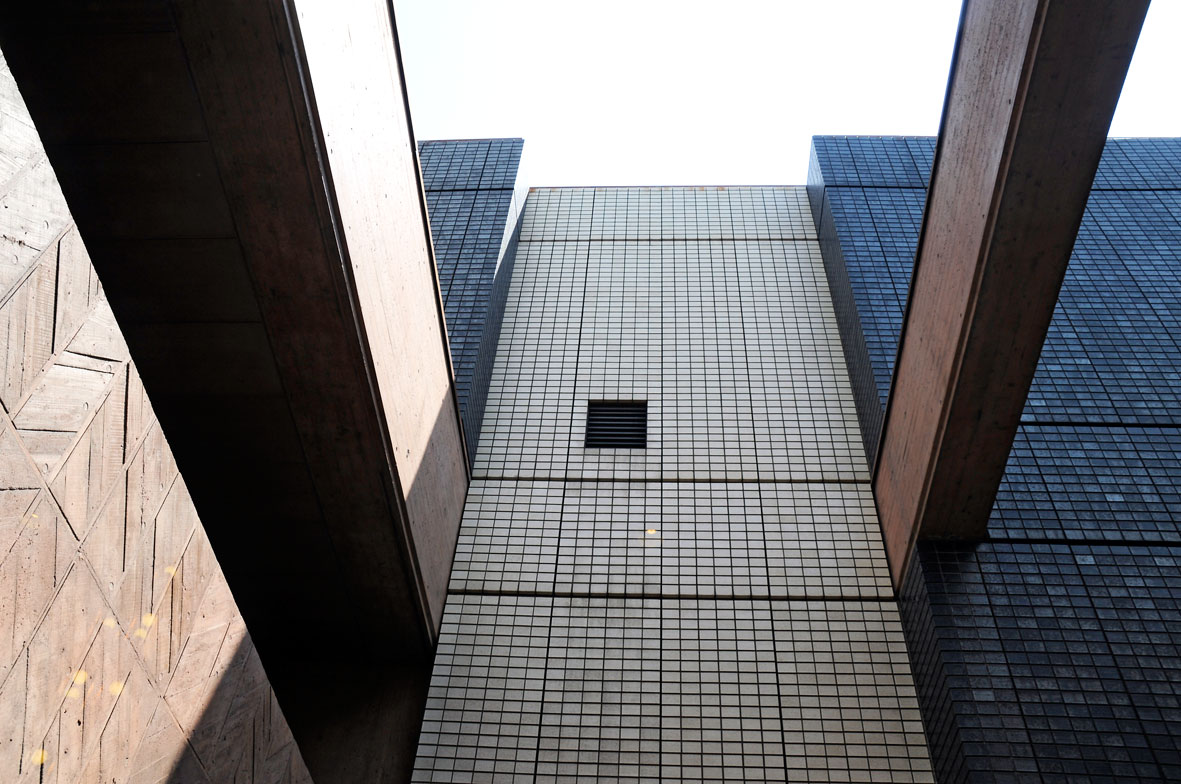 MAEKAWA-KUNIO-KUMAMOTO-PREFECTURAL-THEATER09