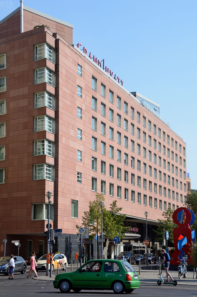 MONEO-RAFAEL-GRAND-HYATT04