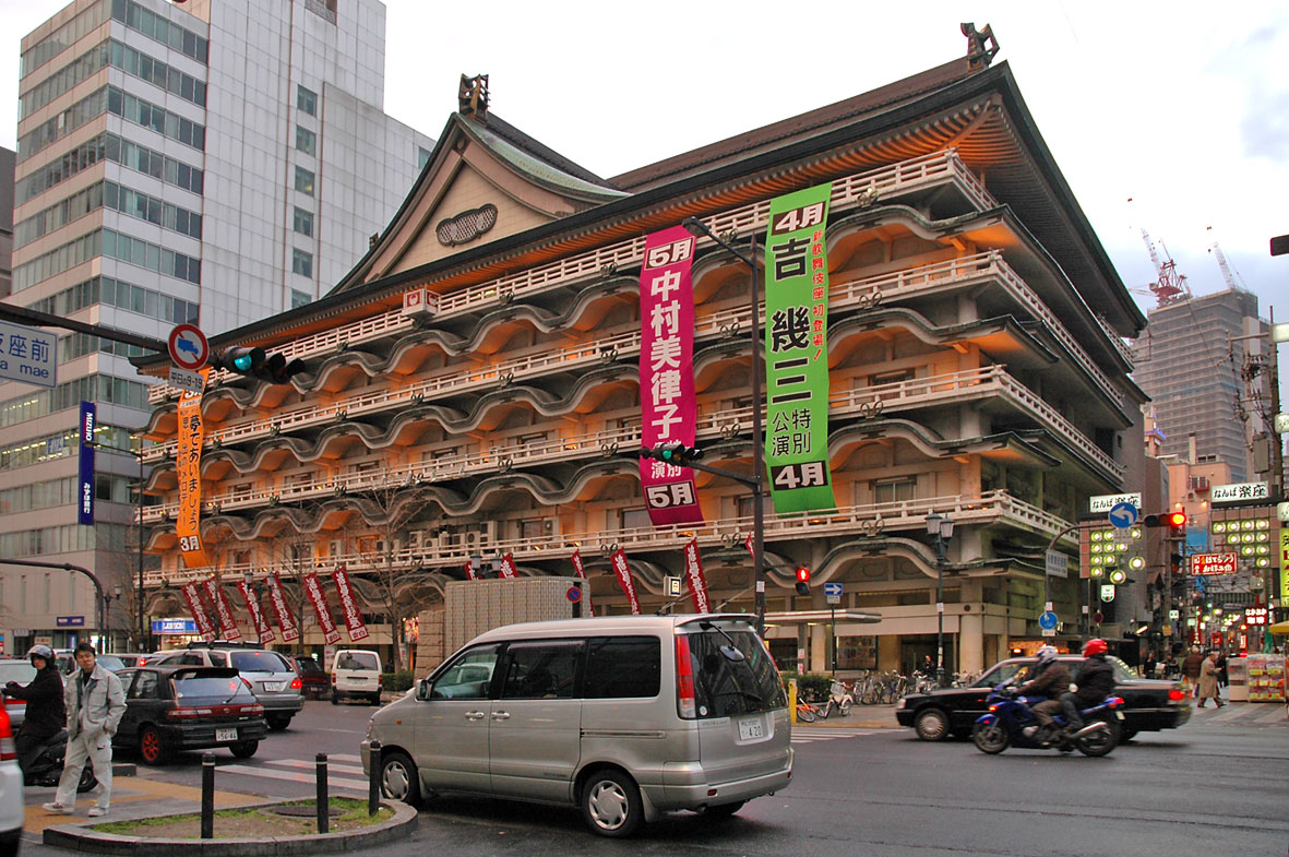 MURANO-TOGO-SHIN-KABUKIZA-THEATER02