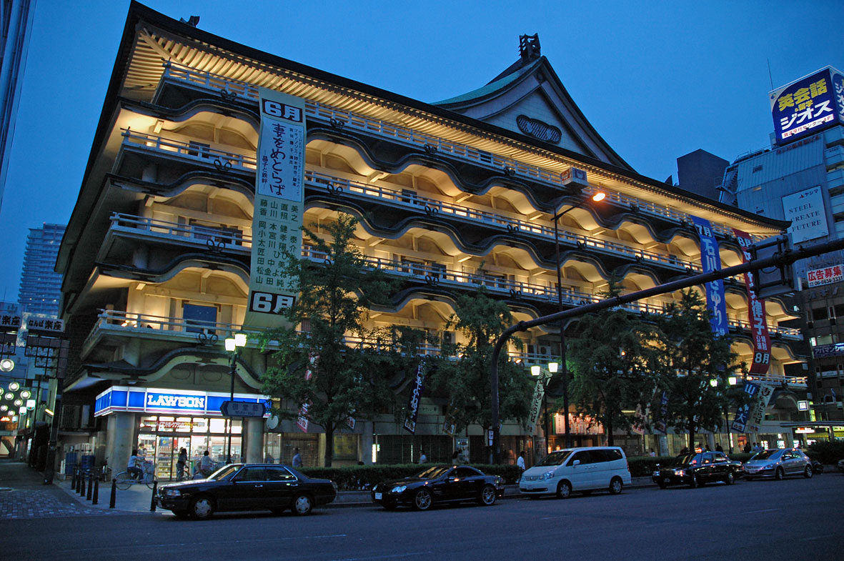 MURANO-TOGO-SHIN-KABUKIZA-THEATER10