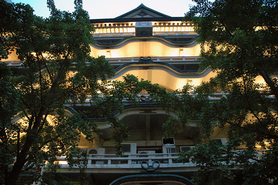 MURANO-TOGO-SHIN-KABUKIZA-THEATER11