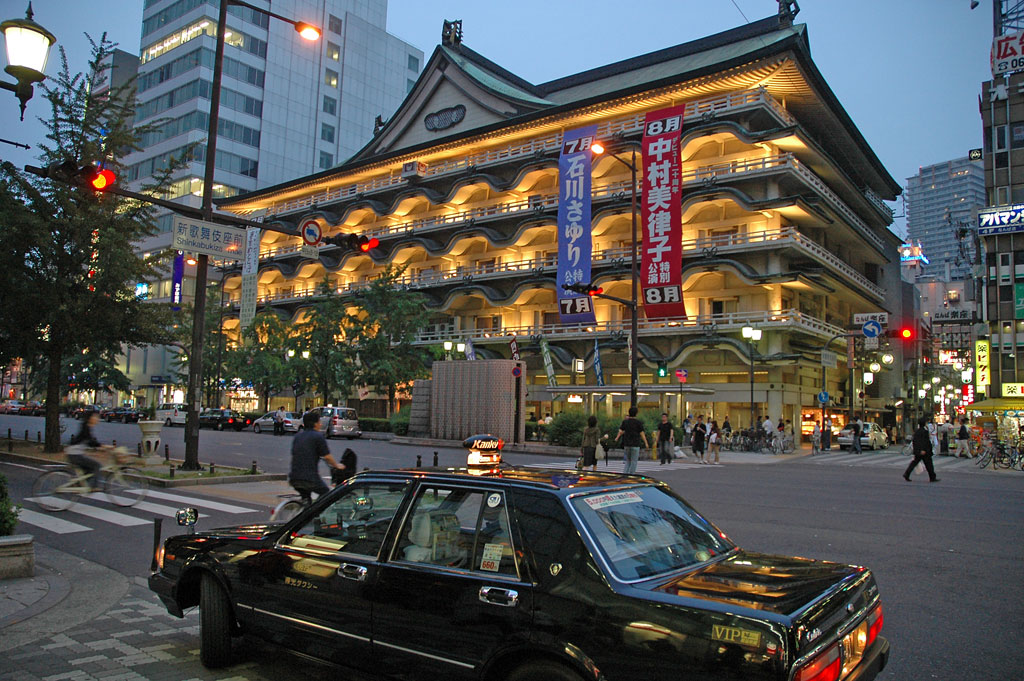 MURANO-TOGO-SHIN-KABUKIZA-THEATER13