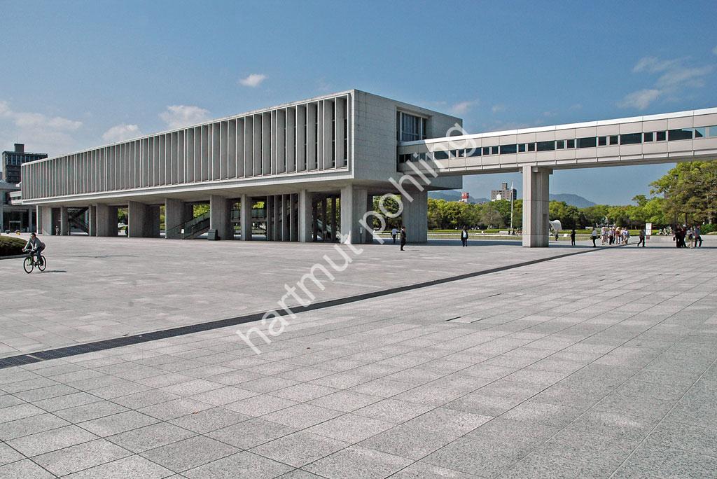 TANGE-KENZO-HIROSHIMA-PEACE-MEMORIAL-MUSEUM07
