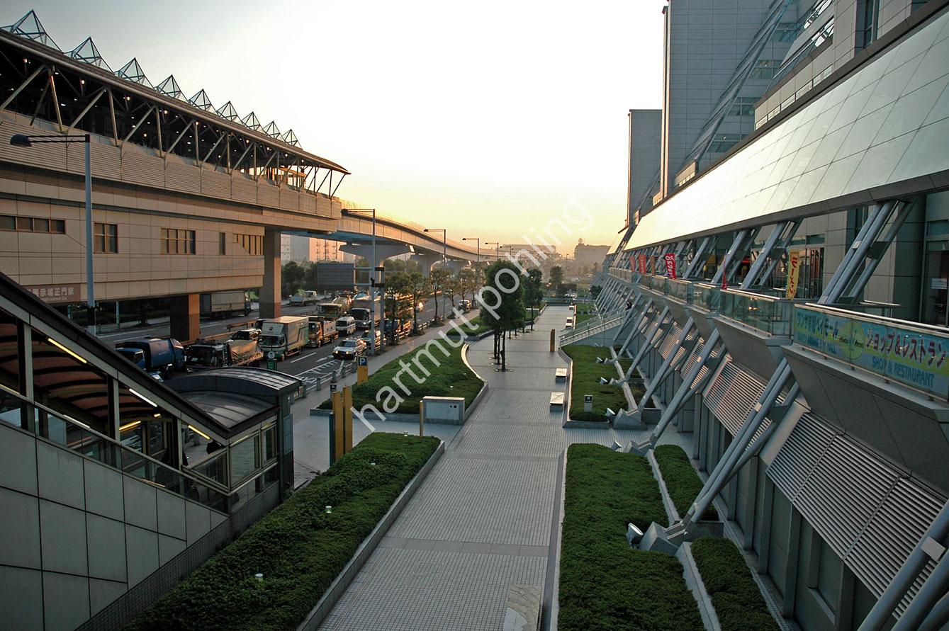 TANGE-KENZO-TOKYO-FASHION-TOWN-BUILDING08