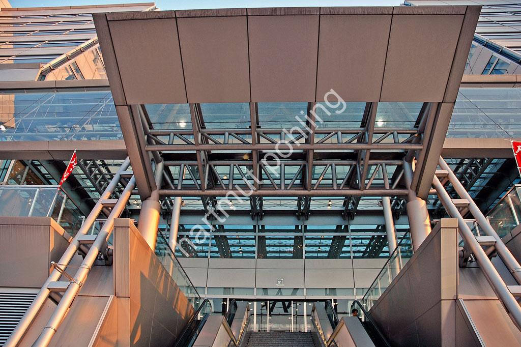 TANGE-KENZO-TOKYO-FASHION-TOWN-BUILDING09