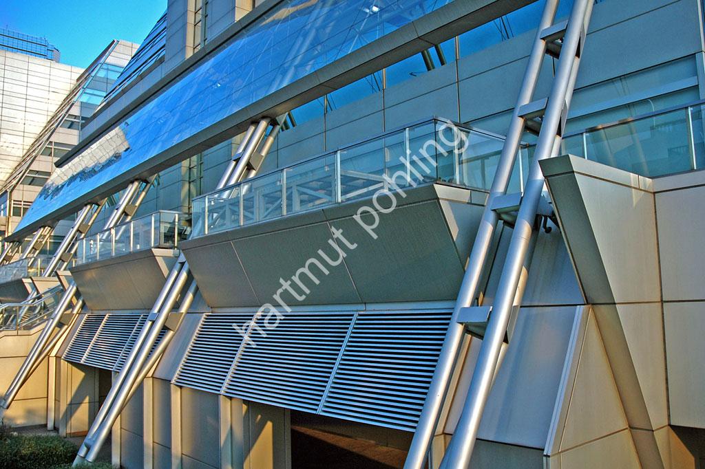 TANGE-KENZO-TOKYO-FASHION-TOWN-BUILDING10