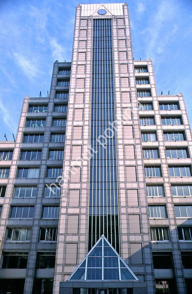 TANGE-KENZO-UNITED-NATIONS-UNIVERSITY08