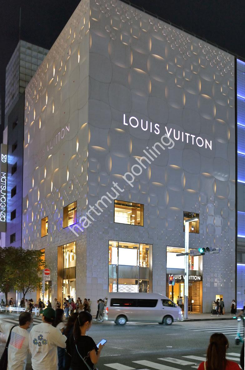 AOKI-JUN-LOUIS-VUITTON-GINZA04