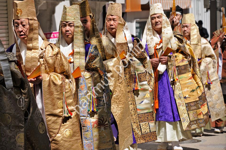 BUDDHIST-MONK-PROCESSION-SEIGAN-JI