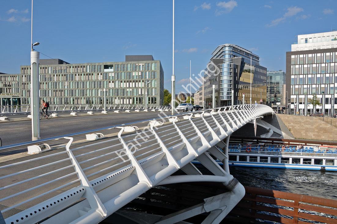 CALATRAVA-SANTIAGO-KRONPRINZENBRUECKE04
