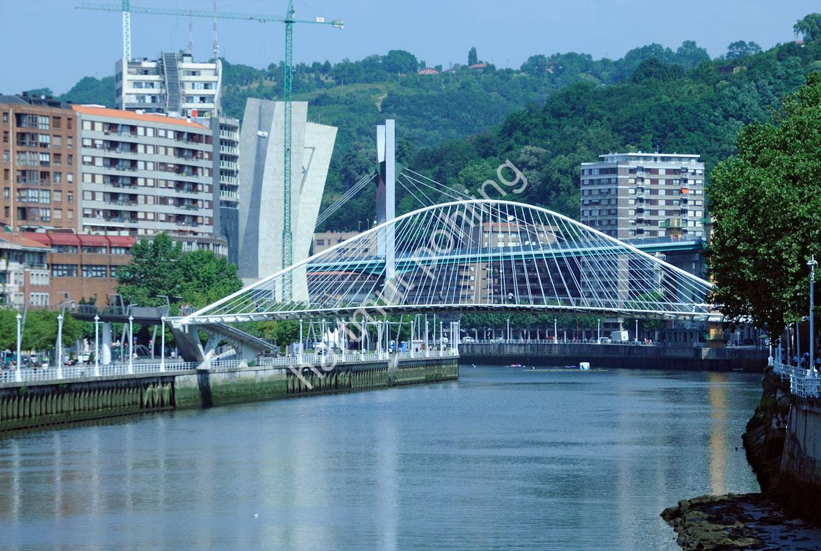 CALATRAVA-SANTIAGO-ZUBIZURI-BRIDGE-BILBAO03