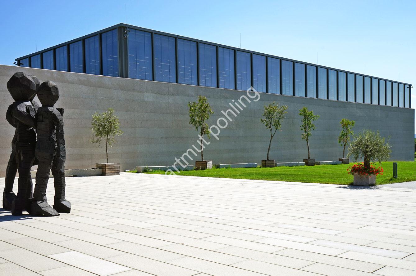 CHIPPERFIELD-DAVID-CARMEN-WUERTH-FORUM08