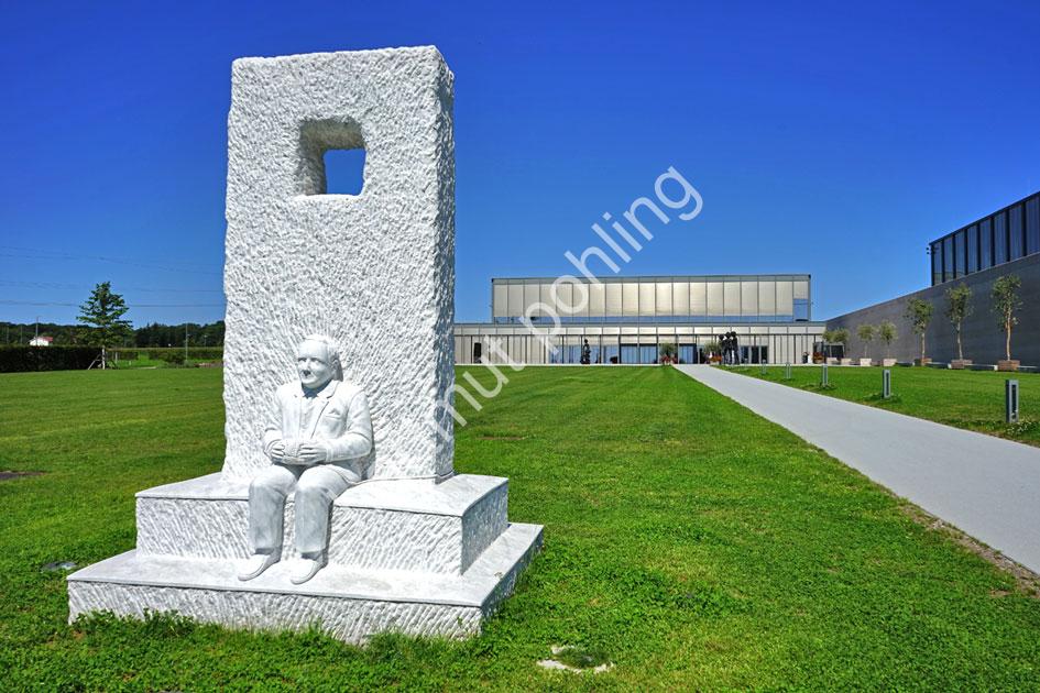 CHIPPERFIELD-DAVID-CARMEN-WUERTH-FORUM10