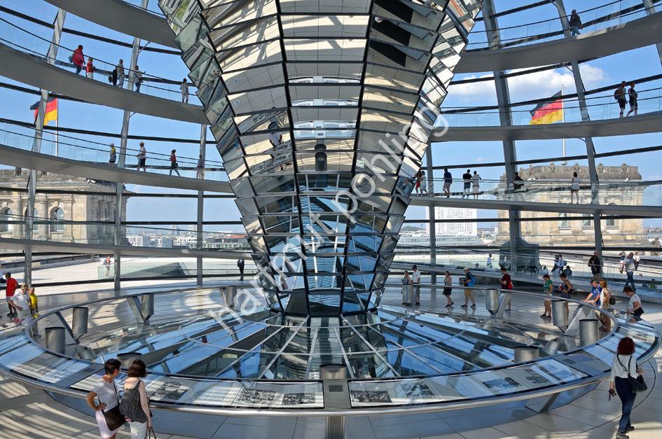 FOSTER-NORMAN-REICHSTAGSKUPPEL-BERLIN11