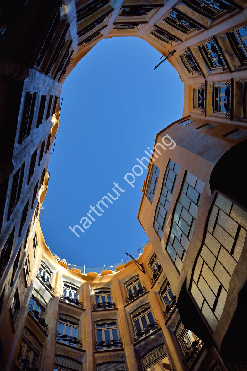 GAUDI-ANTONI-CASA-MILA12