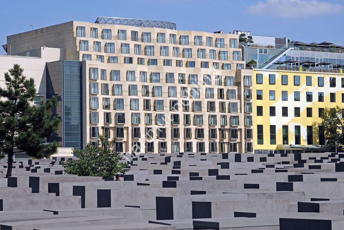 GEHRY-FRANK-DZ-BANK-BERLIN03