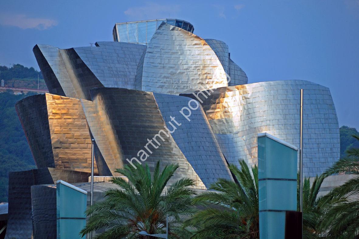 GEHRY-FRANK-GUGGENHEIM-MUSEUM-BILBAO
