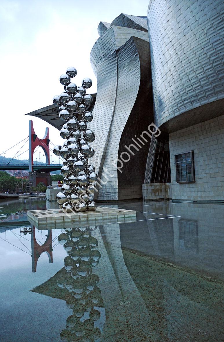 GEHRY-FRANK-GUGGENHEIM-MUSEUM-BILBAO13