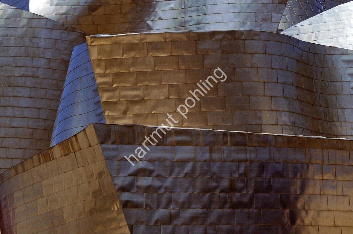 GEHRY-FRANK-GUGGENHEIM-MUSEUM-BILBAO16