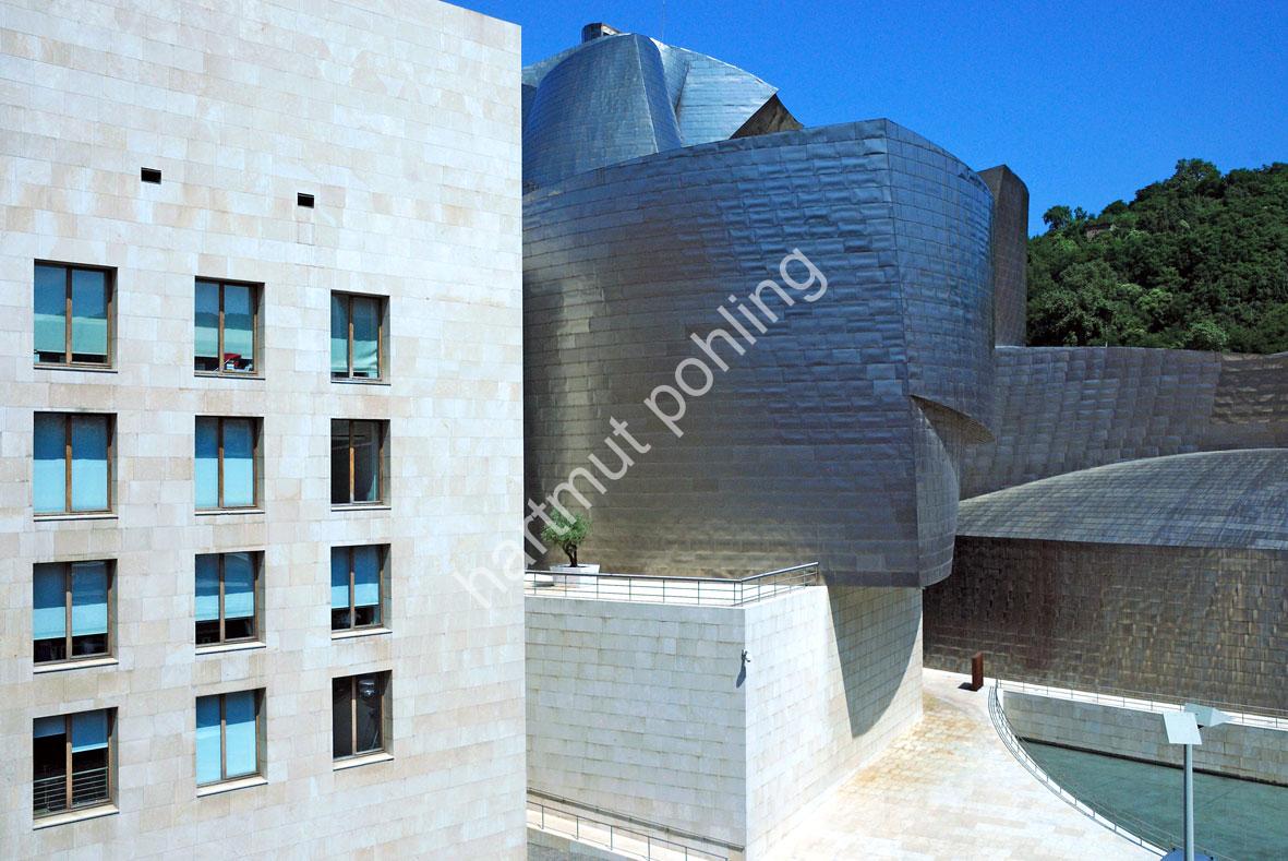 GEHRY-FRANK-GUGGENHEIM-MUSEUM-BILBAO18