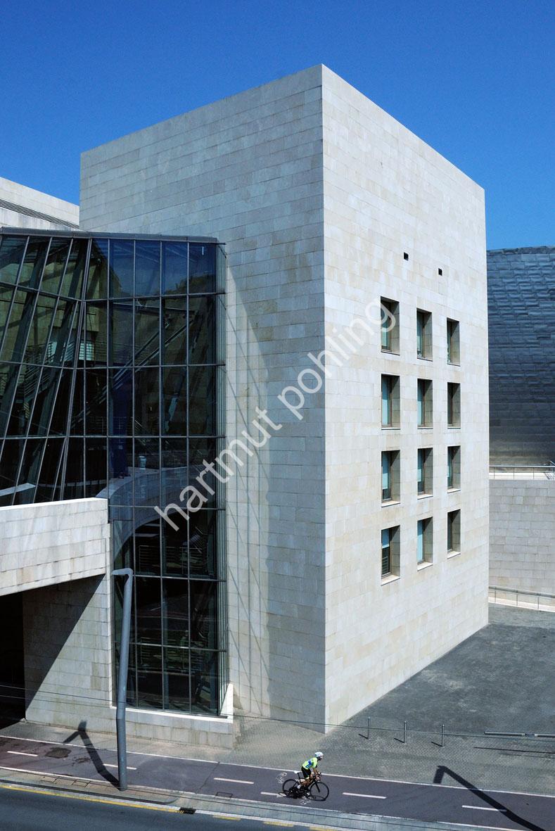 GEHRY-FRANK-GUGGENHEIM-MUSEUM-BILBAO19