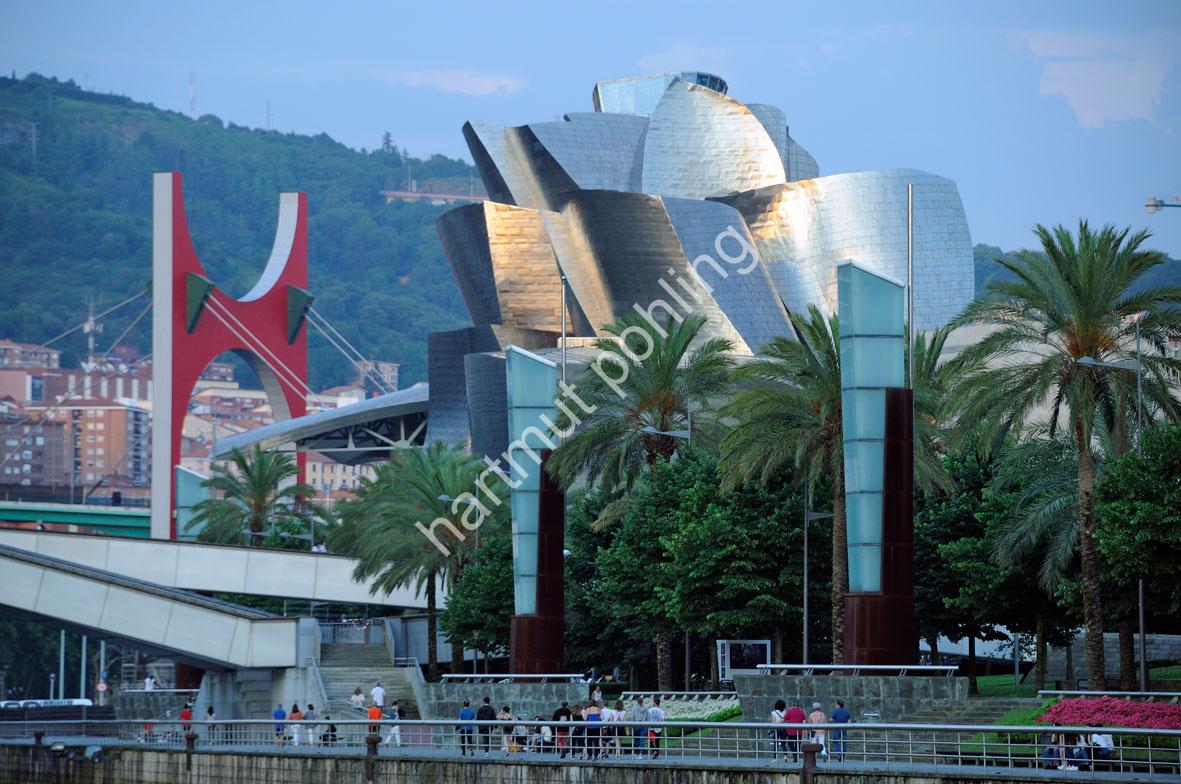 GEHRY-FRANK-GUGGENHEIM-MUSEUM-BILBAO21