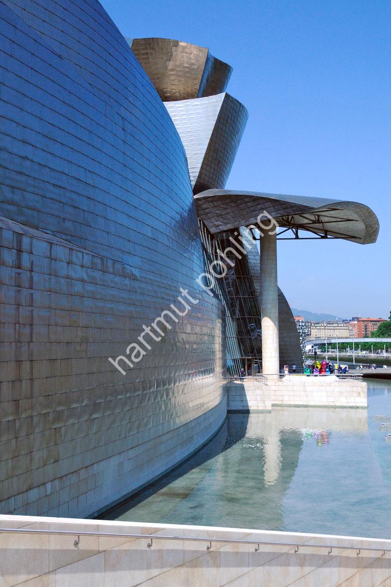 GEHRY-FRANK-GUGGENHEIM-MUSEUM-BILBAO23