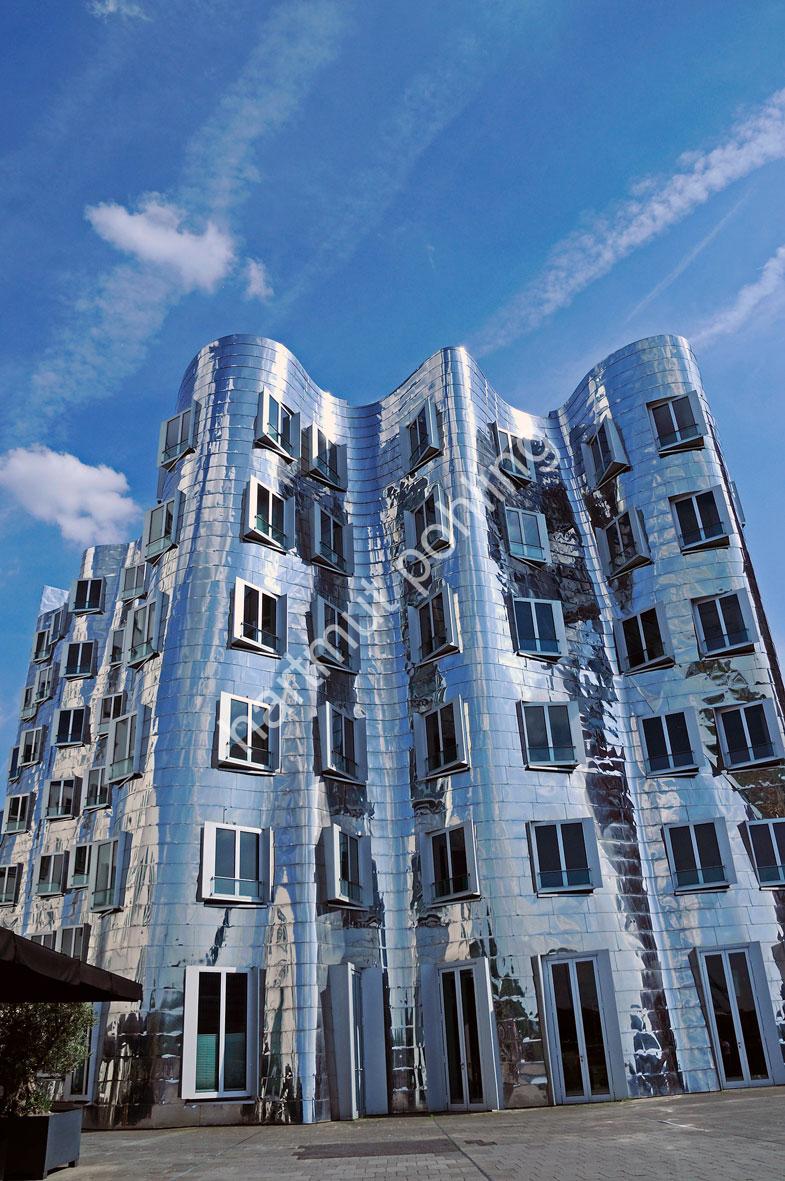 GEHRY-FRANK-NEUER-ZOLLHOF-DUESSLEDORF03