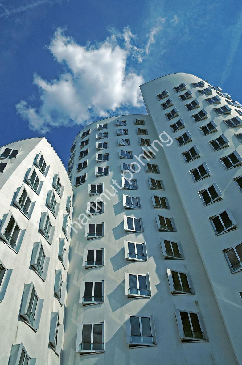 GEHRY-FRANK-NEUER-ZOLLHOF-DUESSLEDORF05