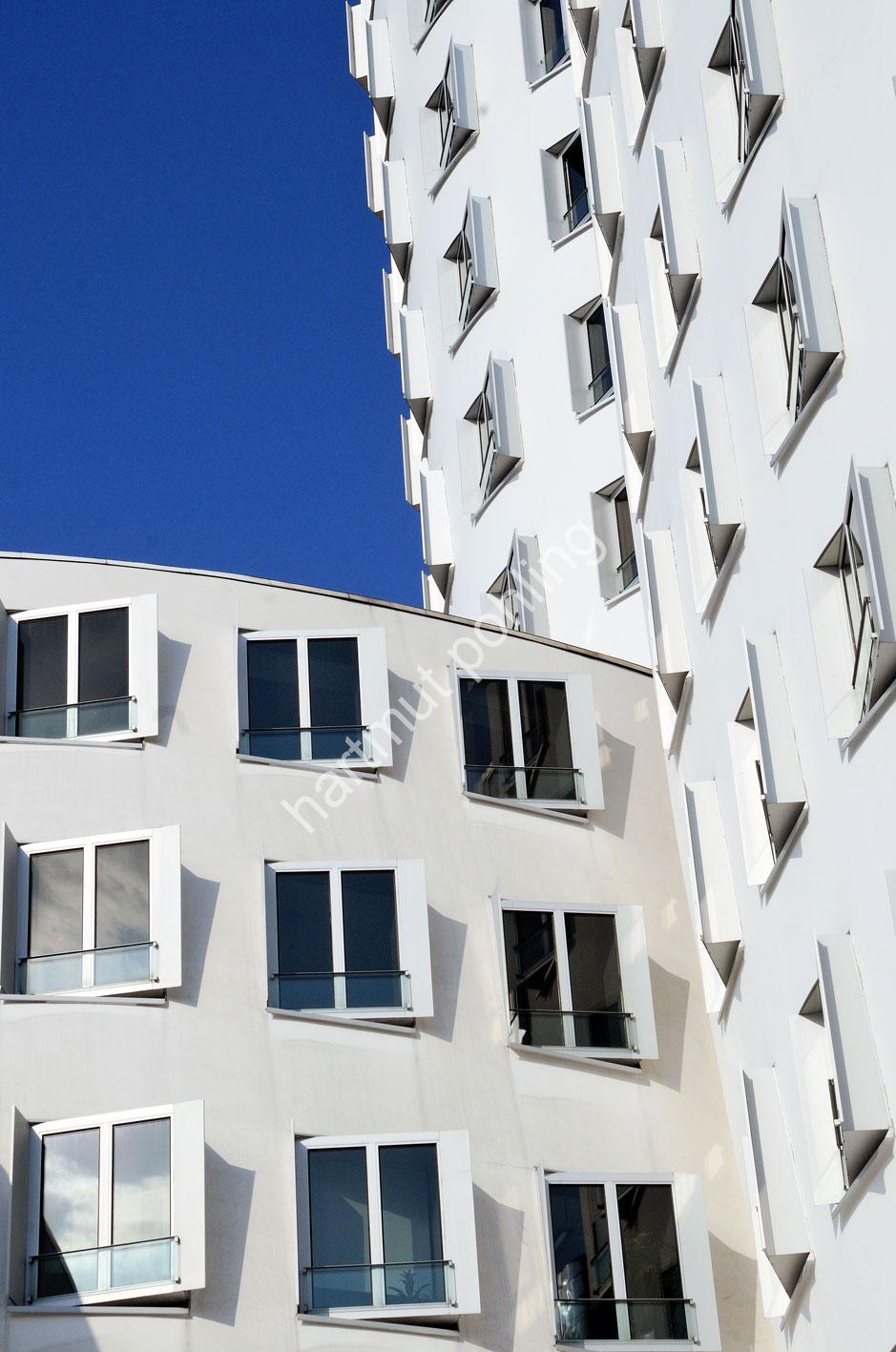 GEHRY-FRANK-NEUER-ZOLLHOF-DUESSLEDORF09