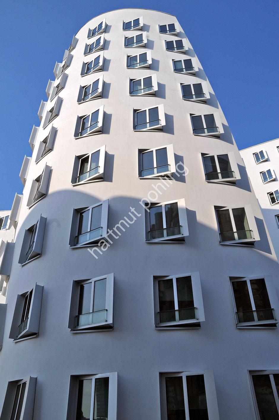 GEHRY-FRANK-NEUER-ZOLLHOF-DUESSLEDORF10