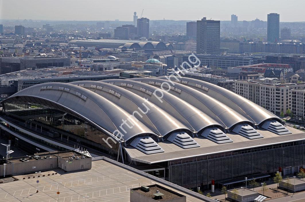 GRIMSHAW-NICHOLAS-MESSEHALLE-FRANKFURT