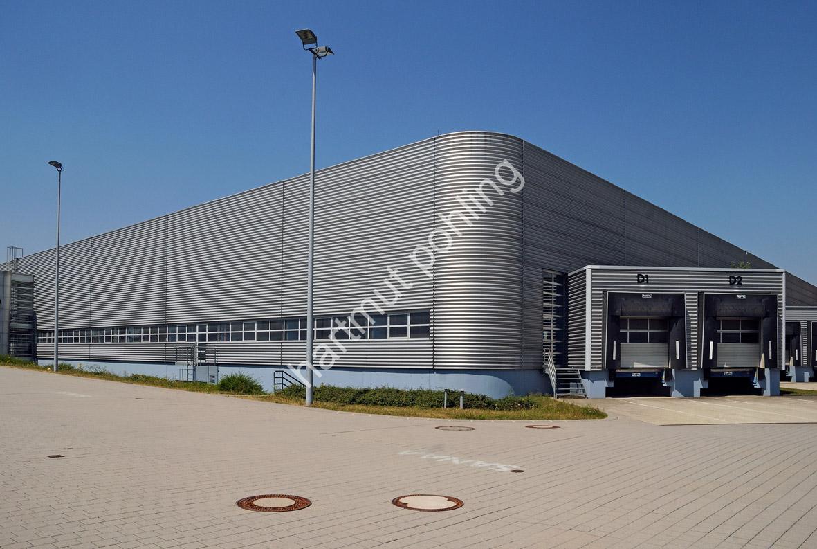 GRIMSHAW-NICHOLAS-VITRA-FACTORY-HALL02