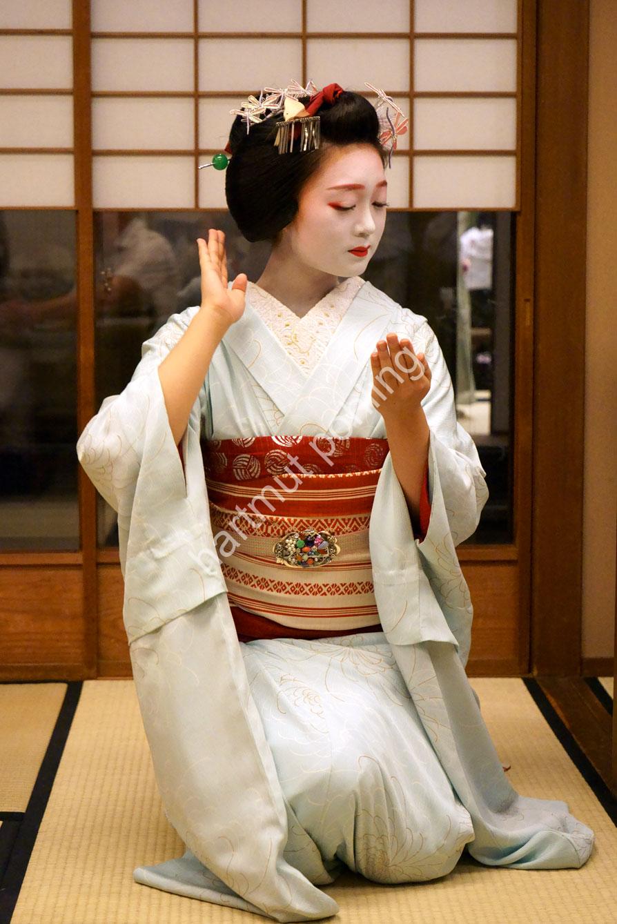 JAPAN-IMAGE-MAIKO09