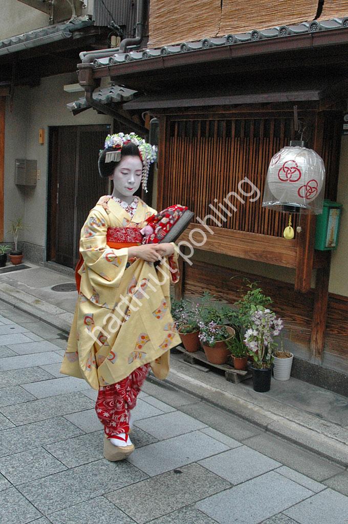 JAPAN-IMAGE-MAIKO13