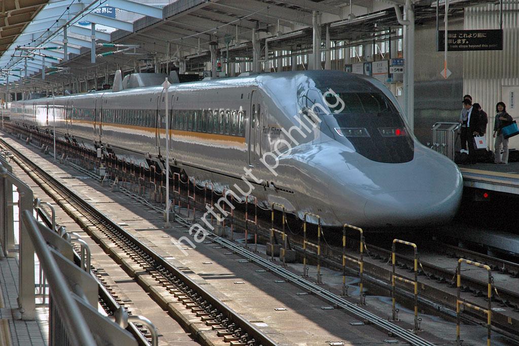 JAPAN-IMAGE-SHINKANSEN-700-RAILSTAR